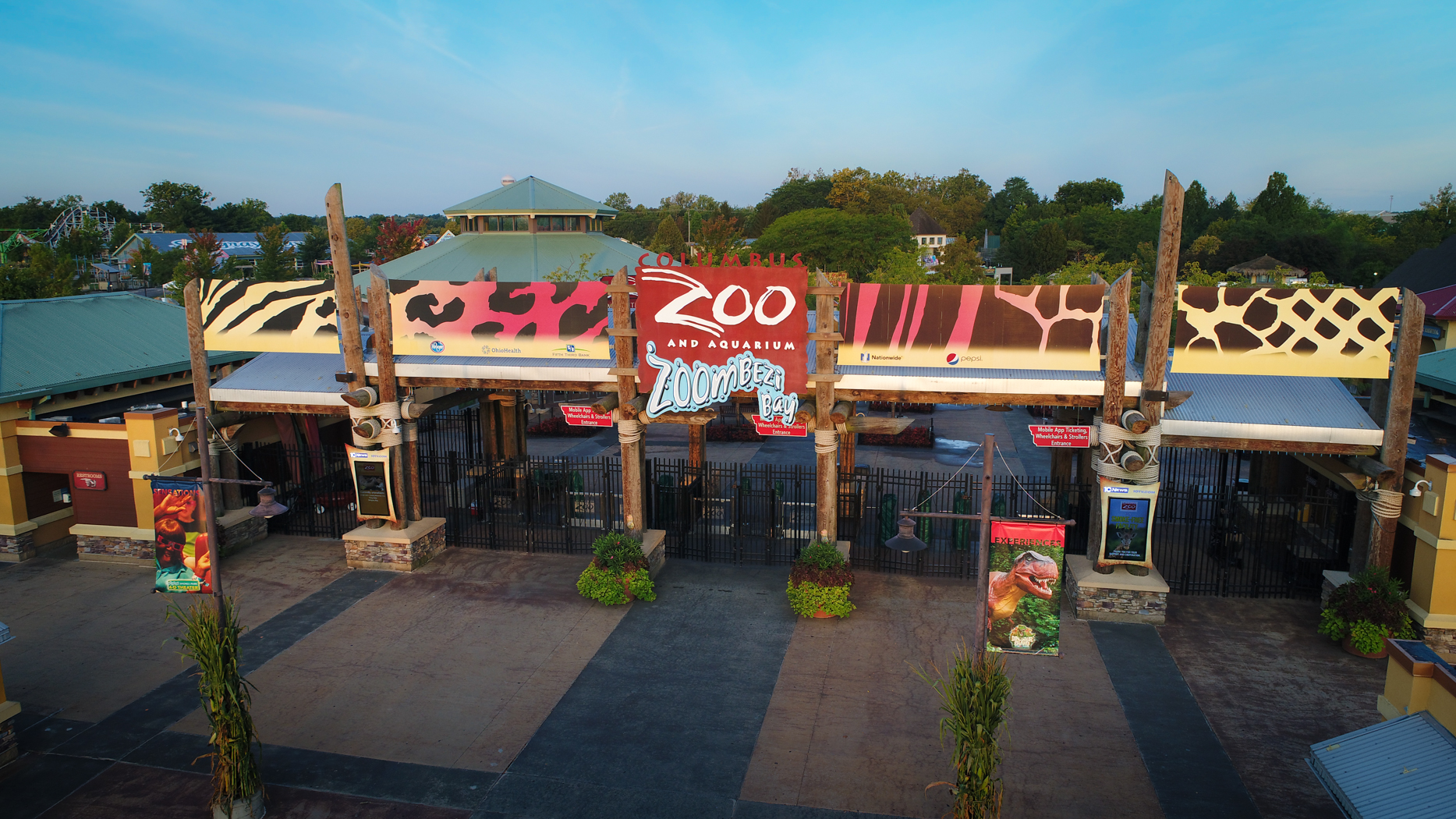 Entrance to Columbus Zoo and Aquarium and Zoombezi Bay adventure park