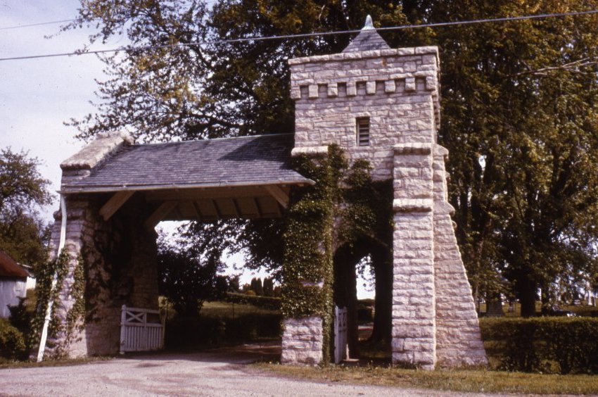 Radnor Lynch Gate - Northwest Delaware County Ohio Cemetery Tour