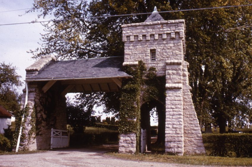 Cemetery and Homestead Tour and Period Reenactment